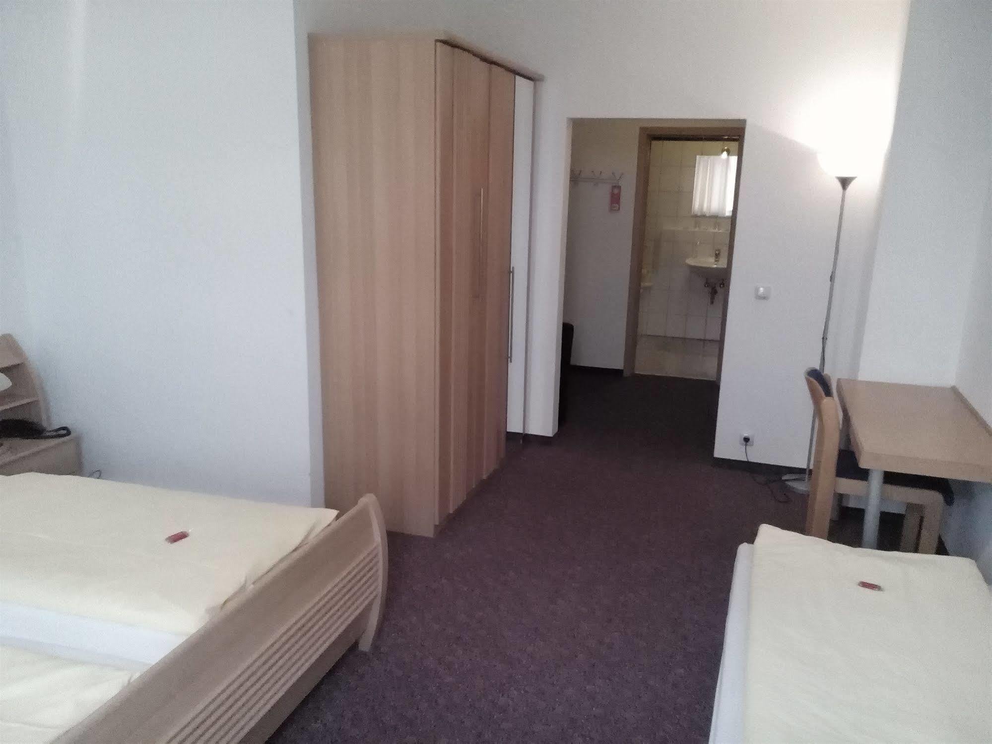 Europa Garni Free Parking