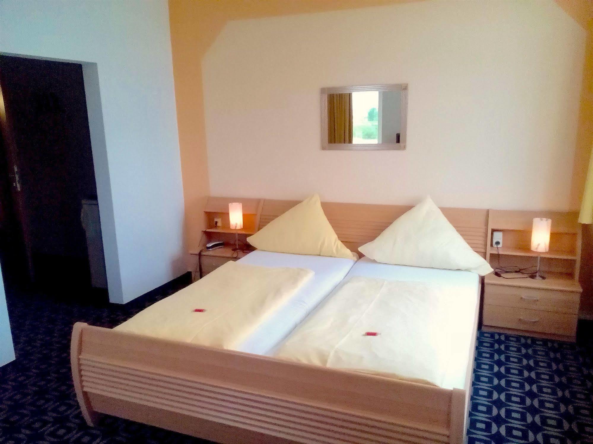 Europa Garni Free Parking Hotel